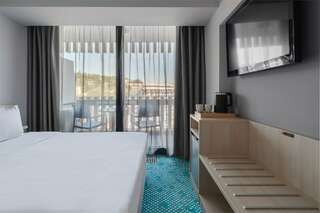 Гостиница Ялта-Интурист Ялта Стандарт улучшенный с двуспальной и двухъярусной кроватями (YALTA INTOURIST)-4