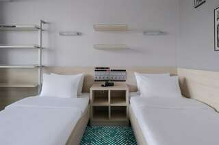 Гостиница Ялта-Интурист Ялта Стандарт улучшенный с двумя односпальными кроватями  (YALTA INTOURIST)-2