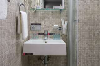 Гостиница Ялта-Интурист Ялта Стандарт улучшенный с двумя односпальными кроватями (GREEN PARK)-6