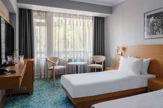 Гостиница Ялта-Интурист Ялта Стандарт с двумя односпальными кроватями (YALTA INTOURIST)-1