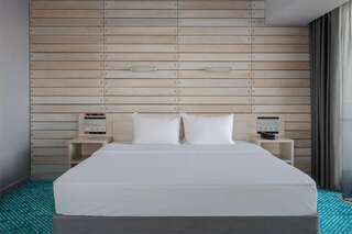 Гостиница Ялта-Интурист Ялта Люкс студия с двуспальной кроватью и диваном (YALTA INTOURIST)-4