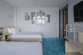 Гостиница Ялта-Интурист Ялта Стандарт улучшенный с двумя односпальными кроватями (GREEN PARK)-1