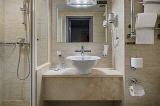 Гостиница Ялта-Интурист Ялта Стандарт с двуспальной кроватью (YALTA INTOURIST)-5