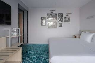 Гостиница Ялта-Интурист Ялта Стандарт улучшенный с двуспальной кроватью (GREEN PARK)-5