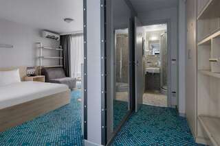 Гостиница Ялта-Интурист Ялта Стандарт улучшенный с двуспальной кроватью (GREEN PARK)-3