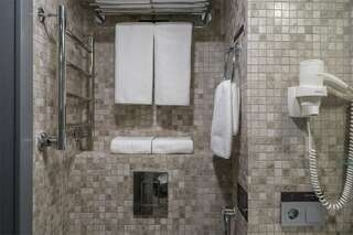 Гостиница Ялта-Интурист Ялта Люкс студия с двуспальной кроватью и диваном (YALTA INTOURIST)-12