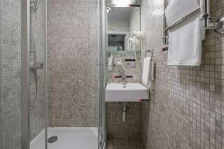 Гостиница Ялта-Интурист Ялта Стандарт улучшенный с двуспальной кроватью (GREEN PARK)-7